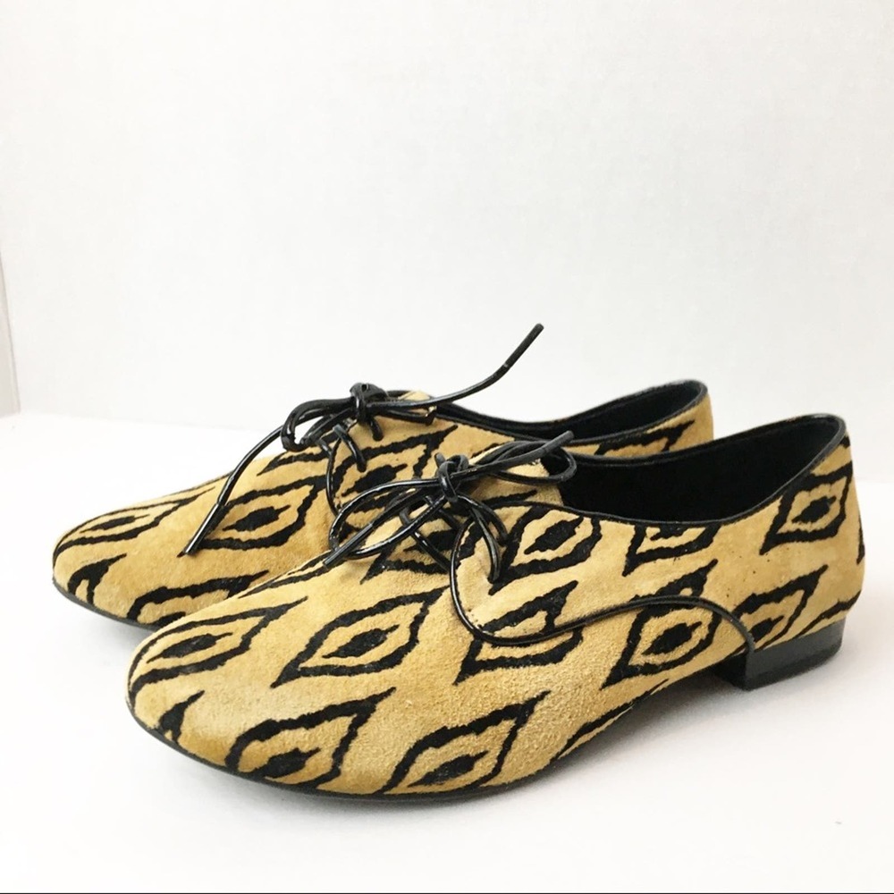 SZ 6 BCBGENERATION Lesleigh Lace Up Flats
